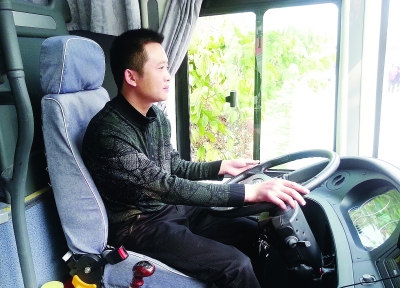 鴻鳴比滴滴強！深圳大巴包車司機篇